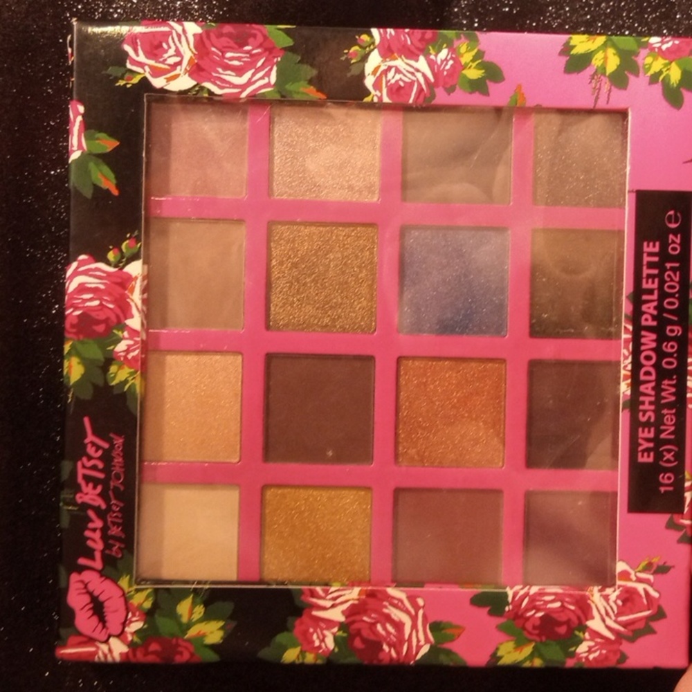 Betsey Johnson eye shadow palette